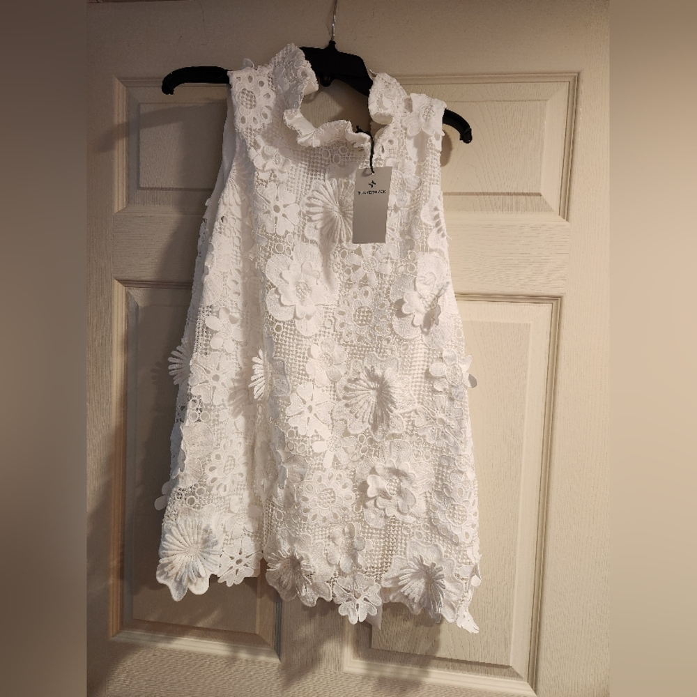 Tuckernuck white sleeveless top
